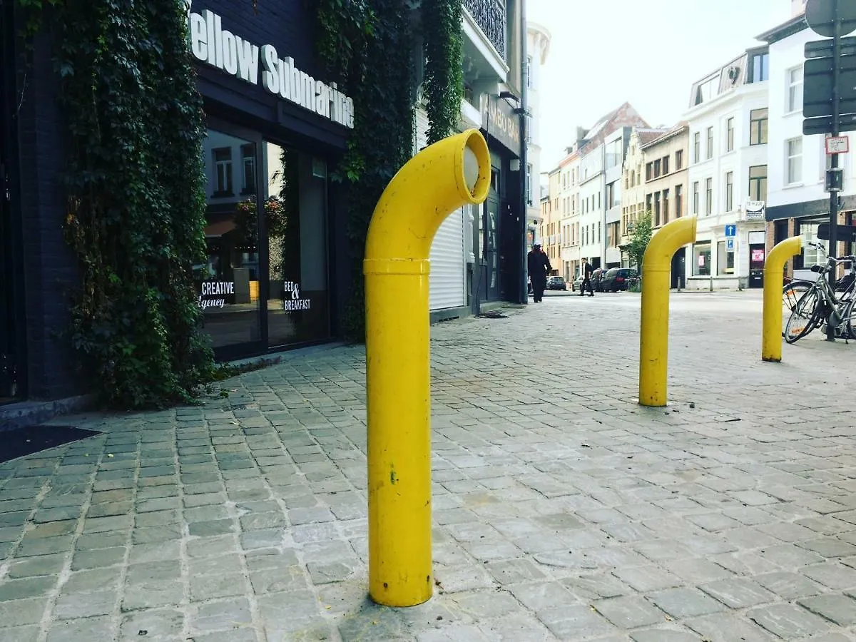 B&B Yellow Submarine Antwerpen 5*,  Belgien